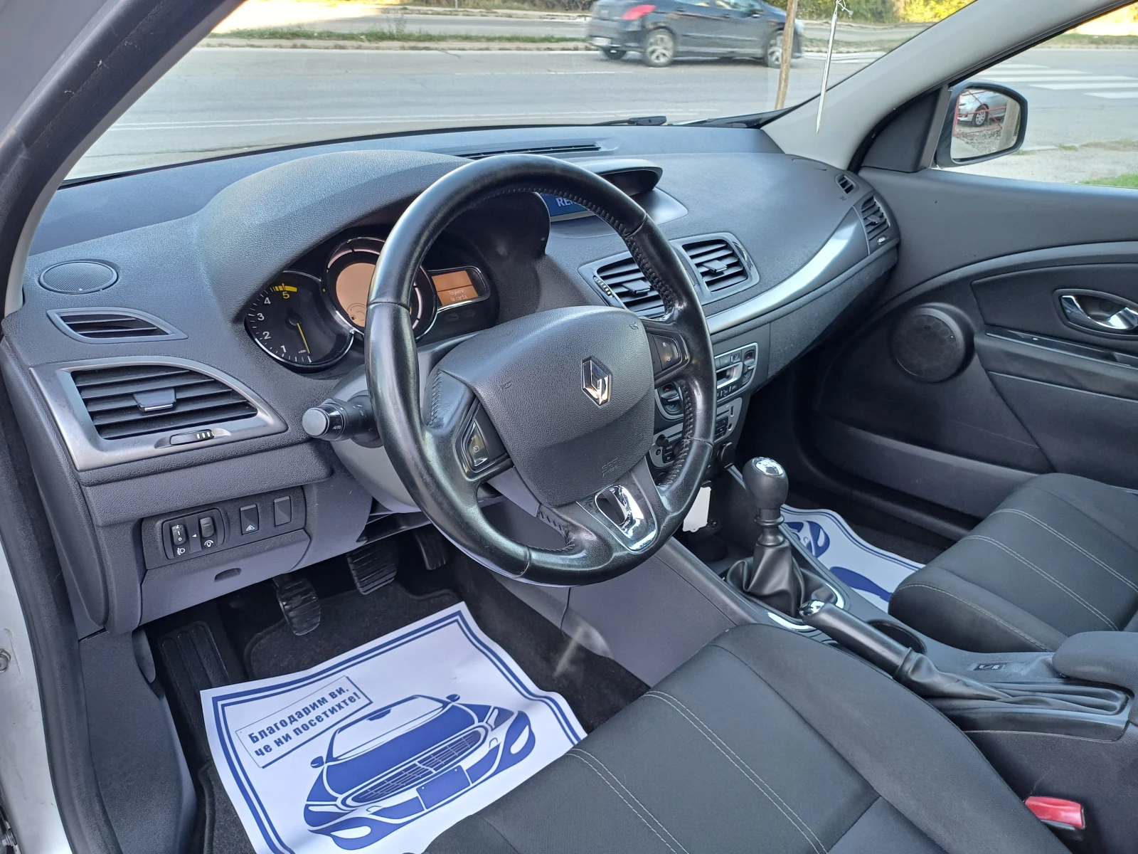 Renault Megane 1.5DCI 110K.S, снимка 9 - Автомобили и джипове - 53010309