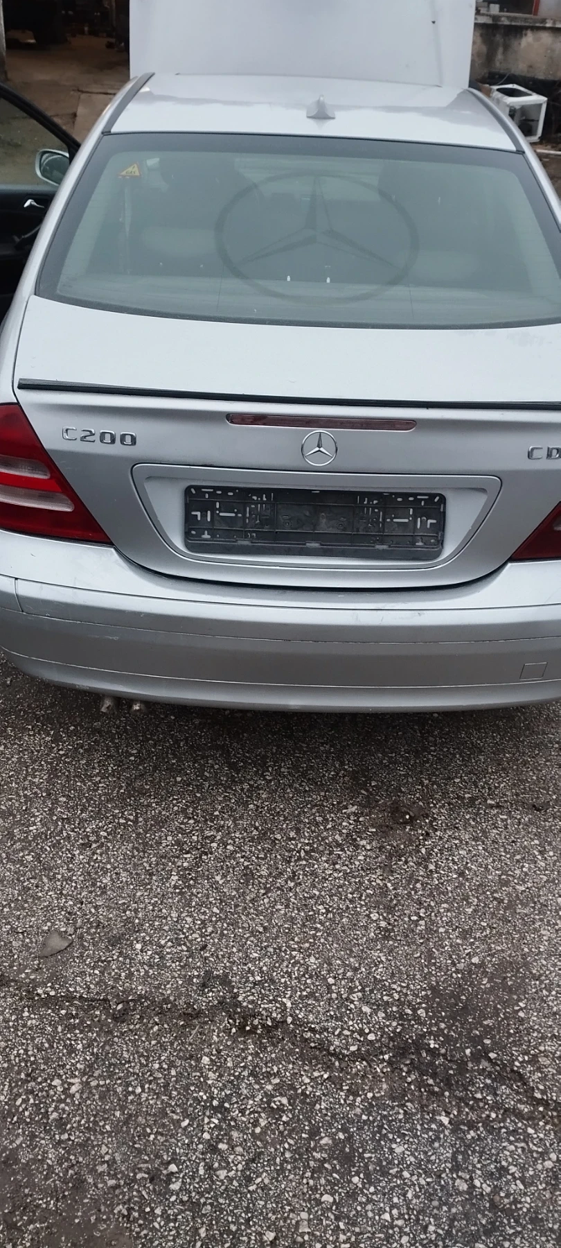 Mercedes-Benz C 180  - изображение 2