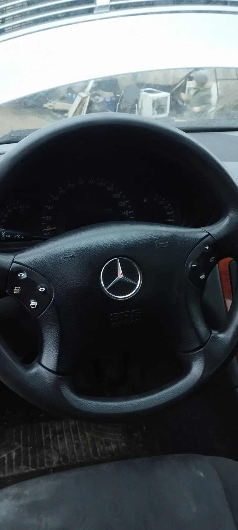 Mercedes-Benz C 180  - изображение 6