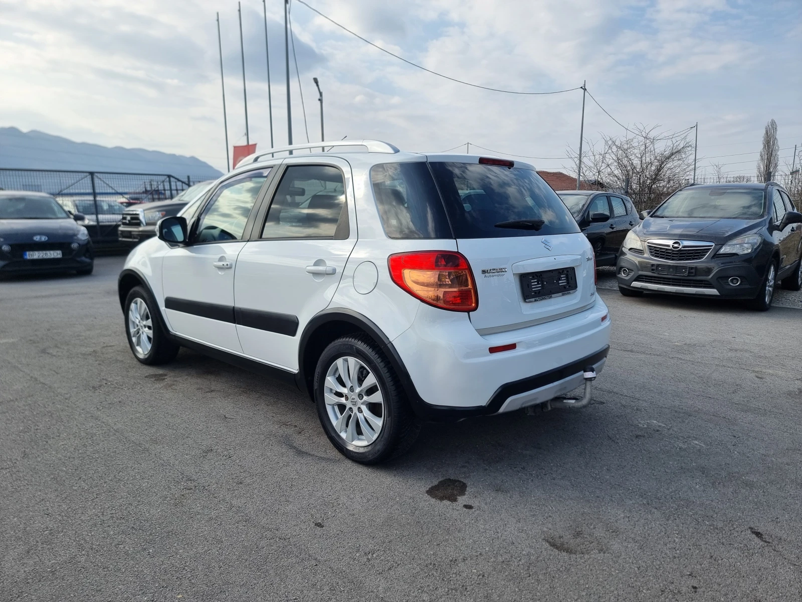 Suzuki SX4 1.6I GAS, снимка 4 - Автомобили и джипове - 53875577