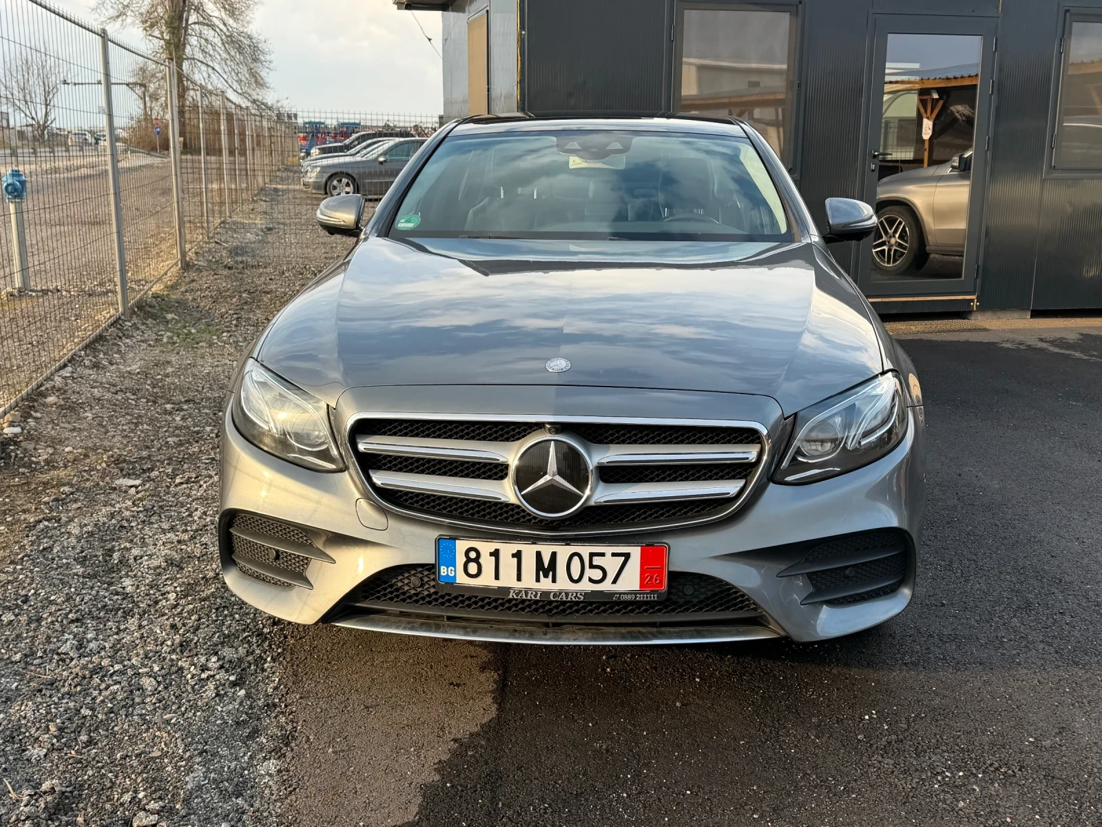 Mercedes-Benz E 350 AMG = 360 = PANORAMA = KEYLESS GO = OBDUHVANE , снимка 2 - Автомобили и джипове - 54084957