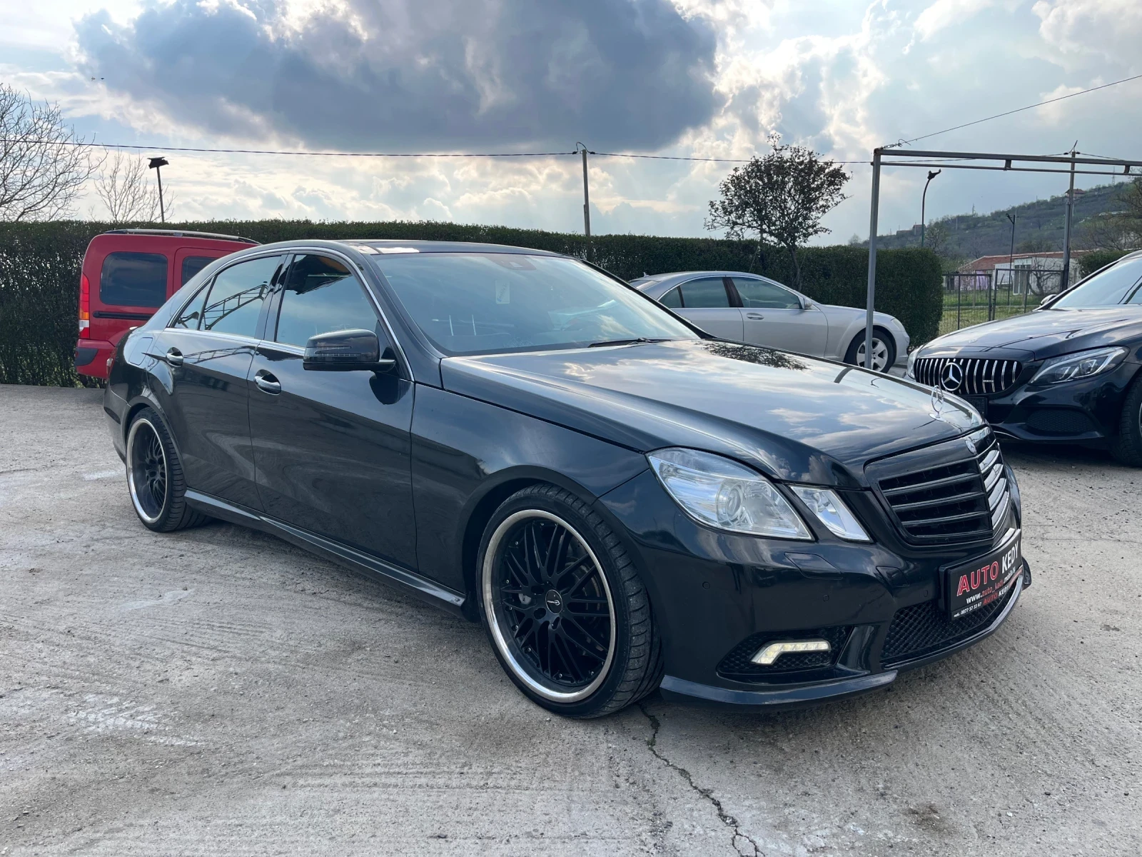 Mercedes-Benz E 500 5.5 AMG, снимка 3 - Автомобили и джипове - 54076437