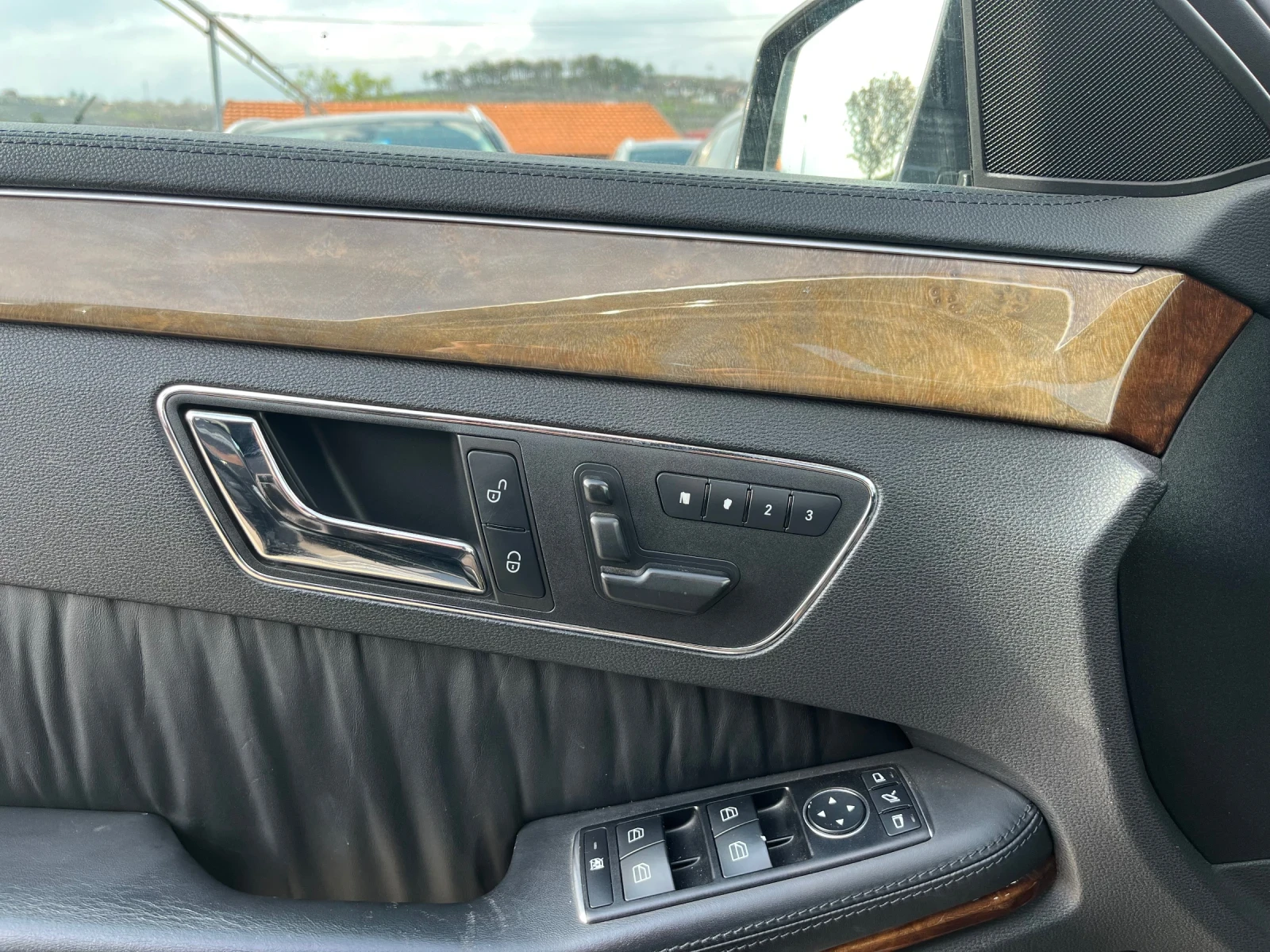 Mercedes-Benz E 500 5.5 AMG, снимка 9 - Автомобили и джипове - 54076437