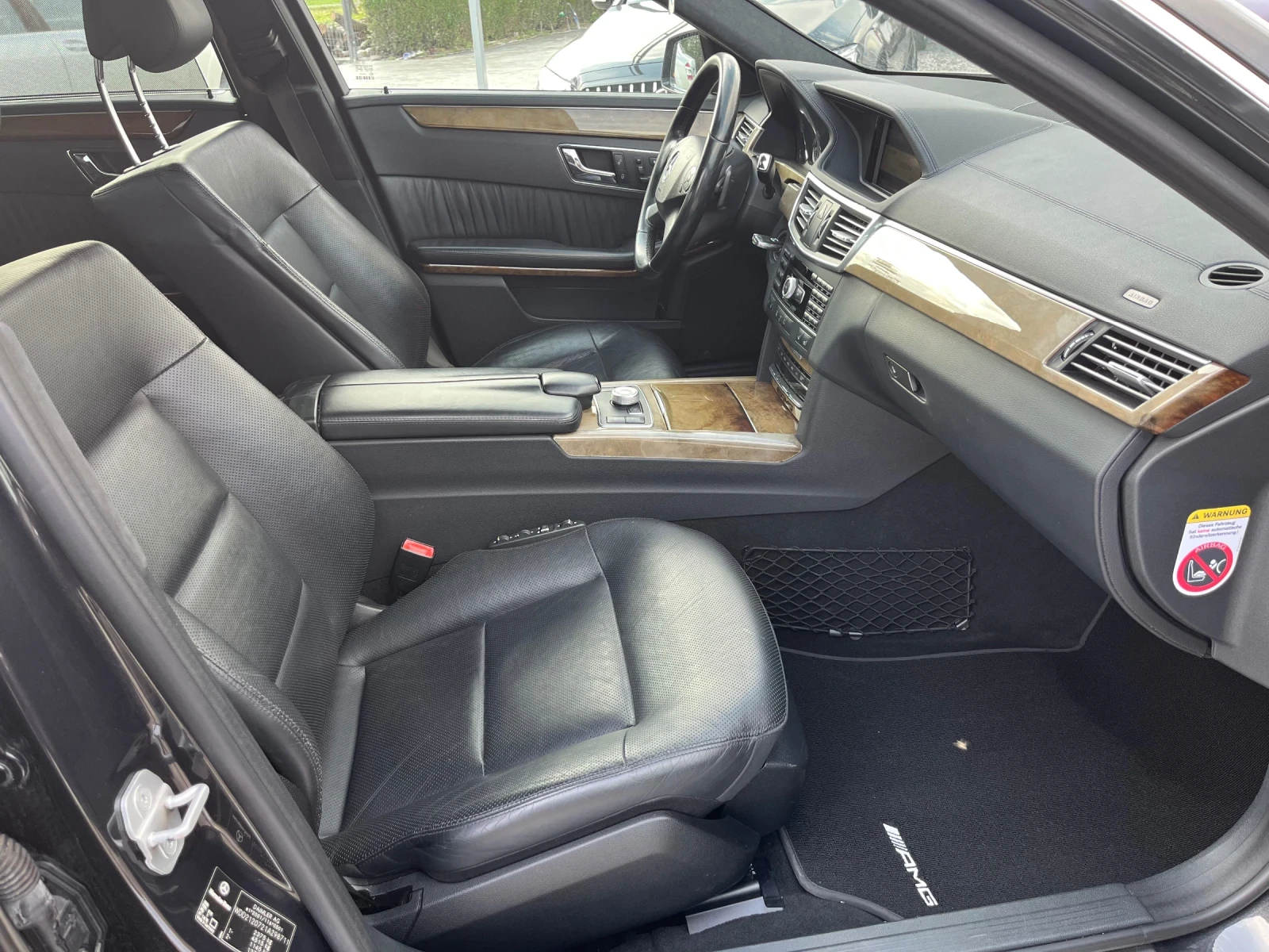 Mercedes-Benz E 500 5.5 AMG, снимка 16 - Автомобили и джипове - 54076437