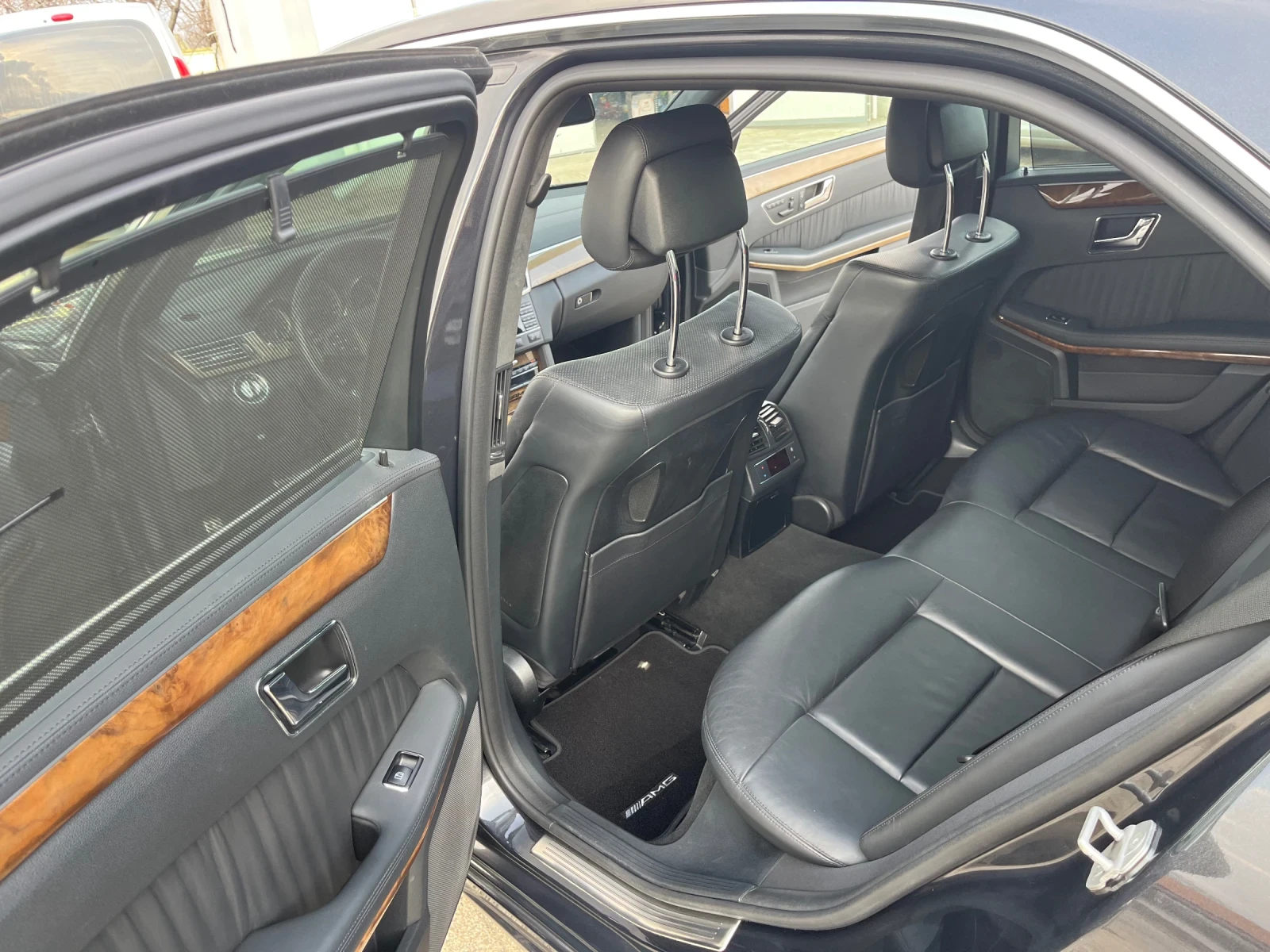 Mercedes-Benz E 500 5.5 AMG, снимка 17 - Автомобили и джипове - 54076437