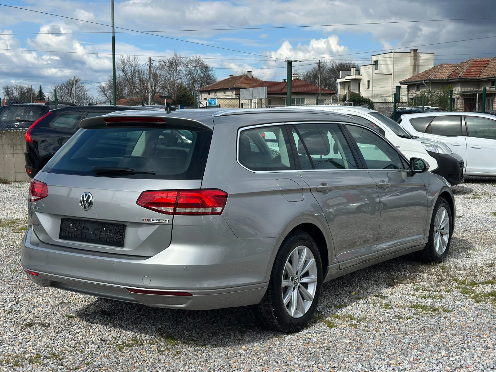 VW Passat 1.6TDI* DSG* LED* NAVI, снимка 6 - Автомобили и джипове - 54090544