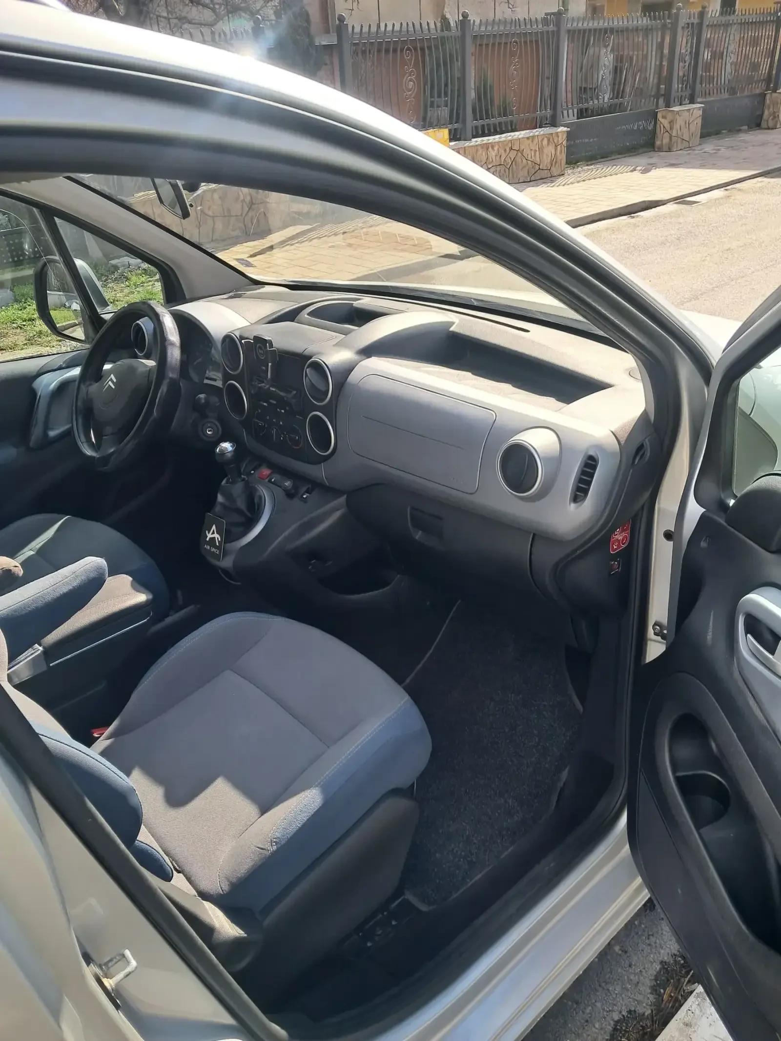 Citroen Berlingo, снимка 5 - Автомобили и джипове - 54167054