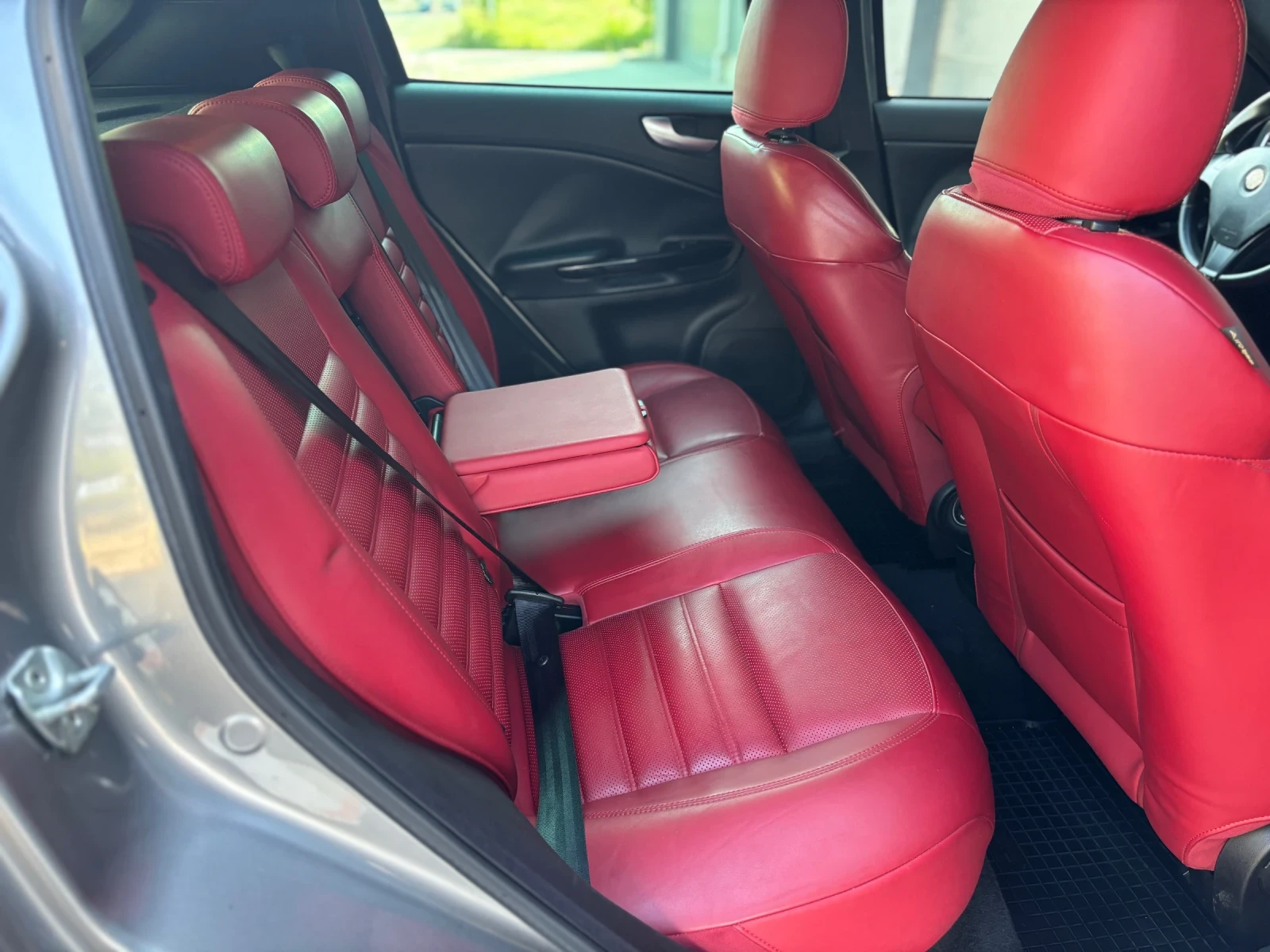 Alfa Romeo Giulietta 2.0 JTDm2, снимка 11 - Автомобили и джипове - 54782423