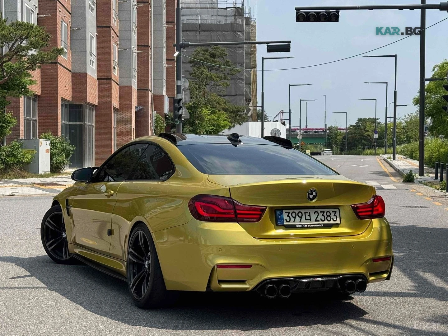 BMW M4 HARMAN* HEADUP* КАМЕРА* CARBON, снимка 3 - Автомобили и джипове - 54933366
