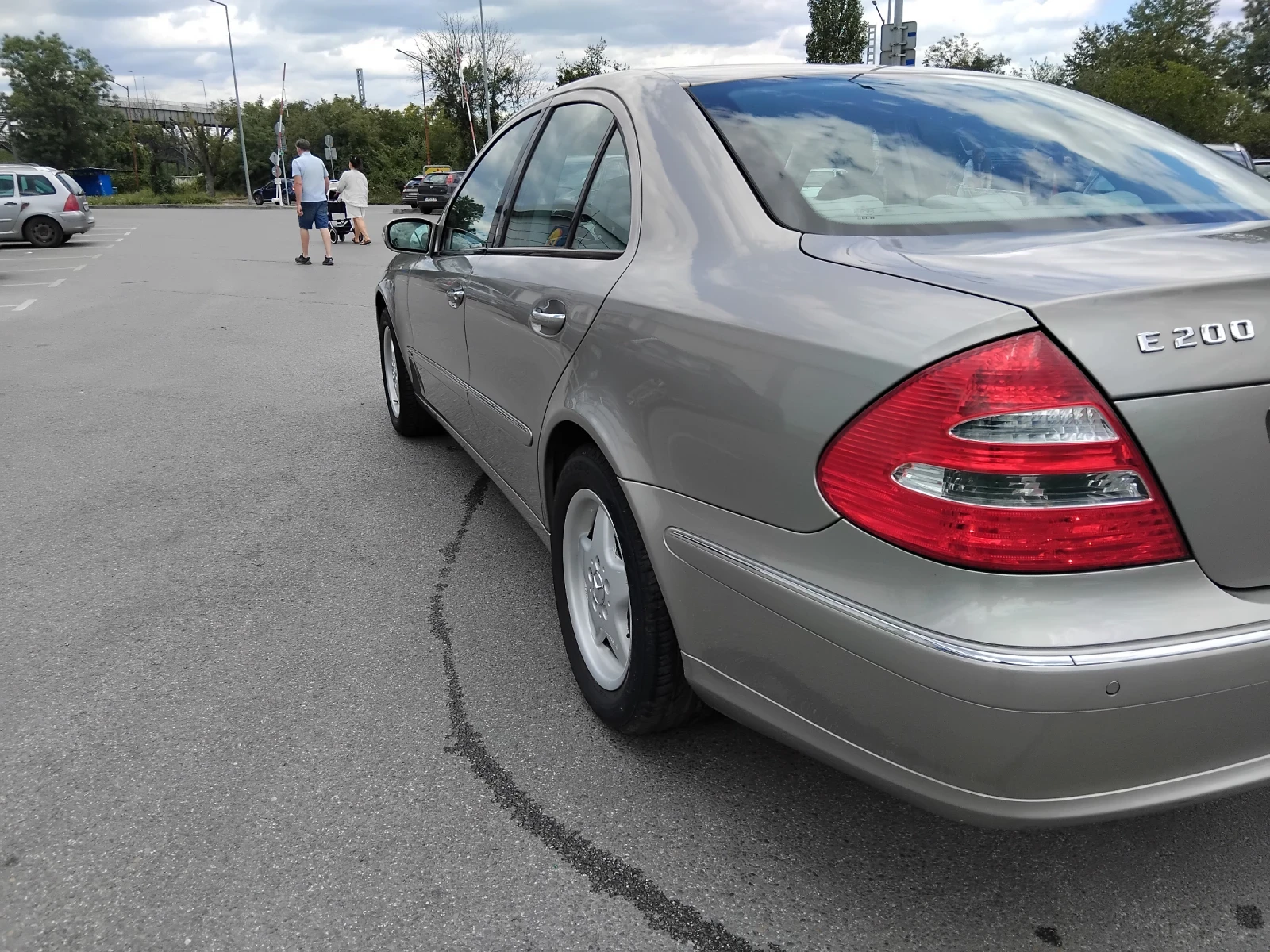 Mercedes-Benz E 200 Kompressor , снимка 8 - Автомобили и джипове - 55413513