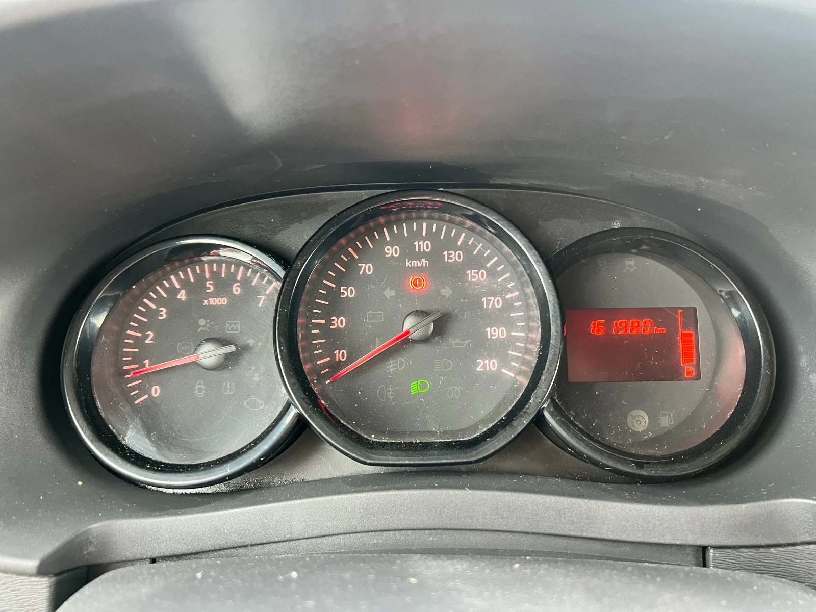 Dacia Dokker Газ бензин клима, снимка 9 - Автомобили и джипове - 55434129