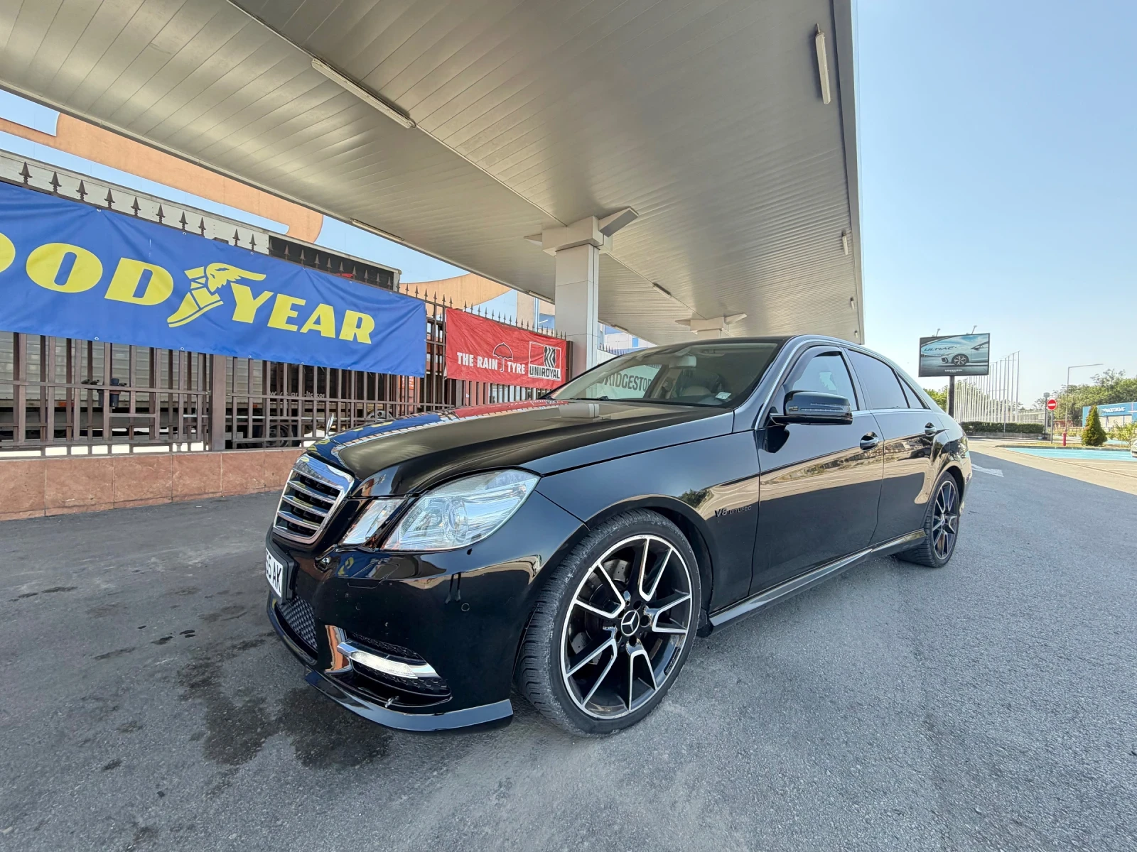 Mercedes-Benz E 220 E63S* AMG* 7G* FACE* NAVI* LED, снимка 2 - Автомобили и джипове - 55750841