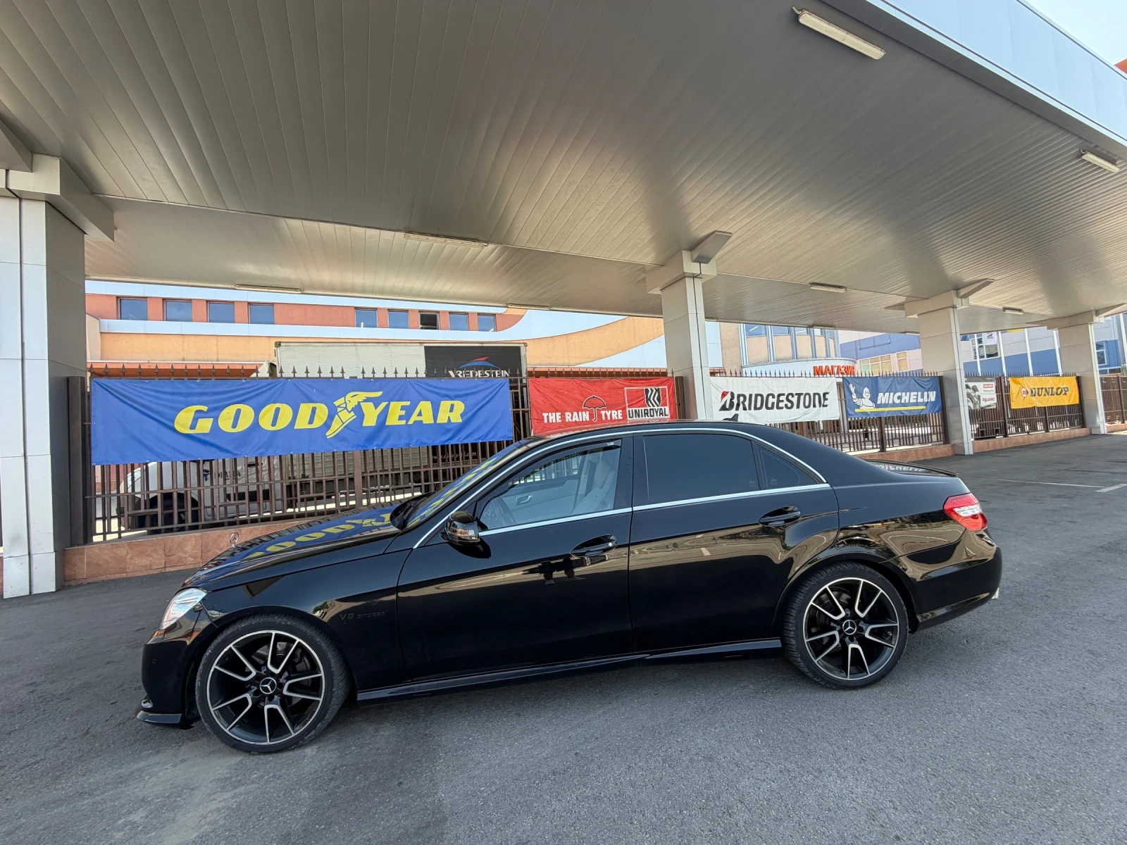 Mercedes-Benz E 220 E63S* AMG* 7G* FACE* NAVI* LED, снимка 4 - Автомобили и джипове - 55750841