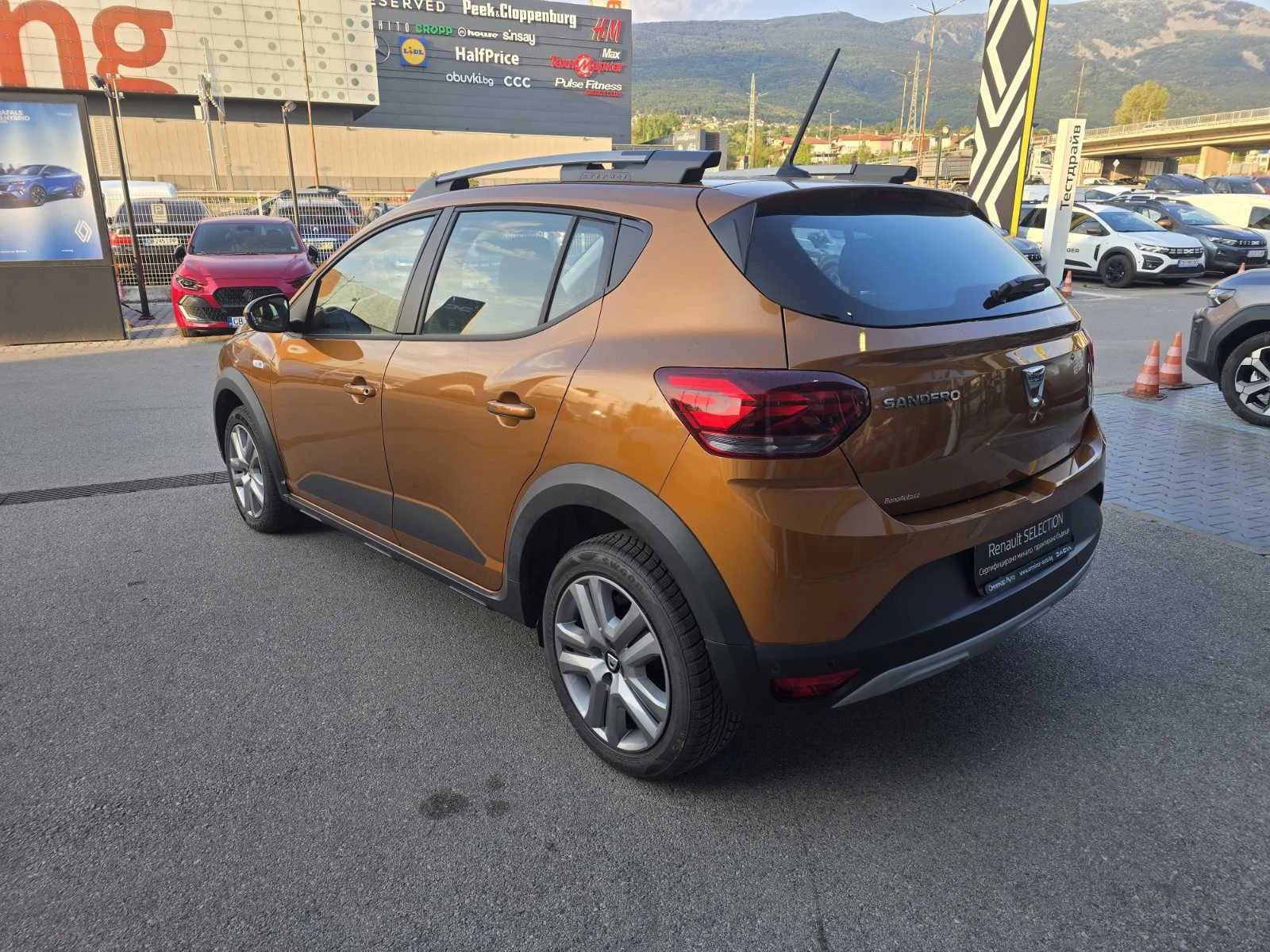 Dacia Sandero 1.0 TCe 90 Stop&Start, снимка 4 - Автомобили и джипове - 56008533