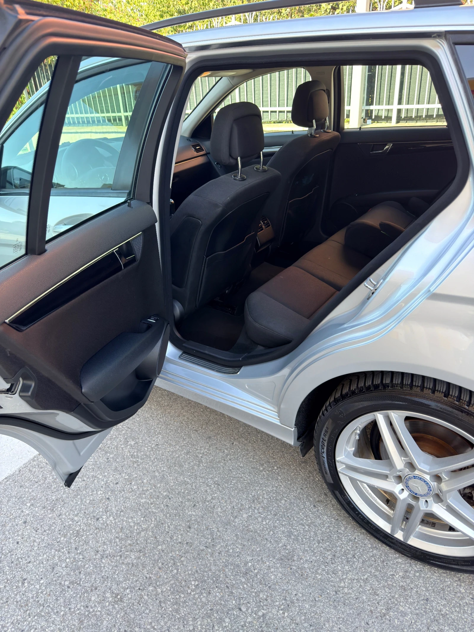Mercedes-Benz C 200, снимка 13 - Автомобили и джипове - 56154528