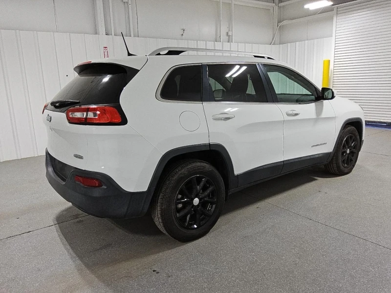 Jeep Cherokee, снимка 4 - Автомобили и джипове - 49290860