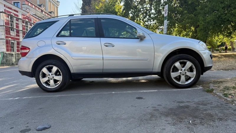 Mercedes-Benz ML 350 4matic, снимка 4 - Автомобили и джипове - 52367444