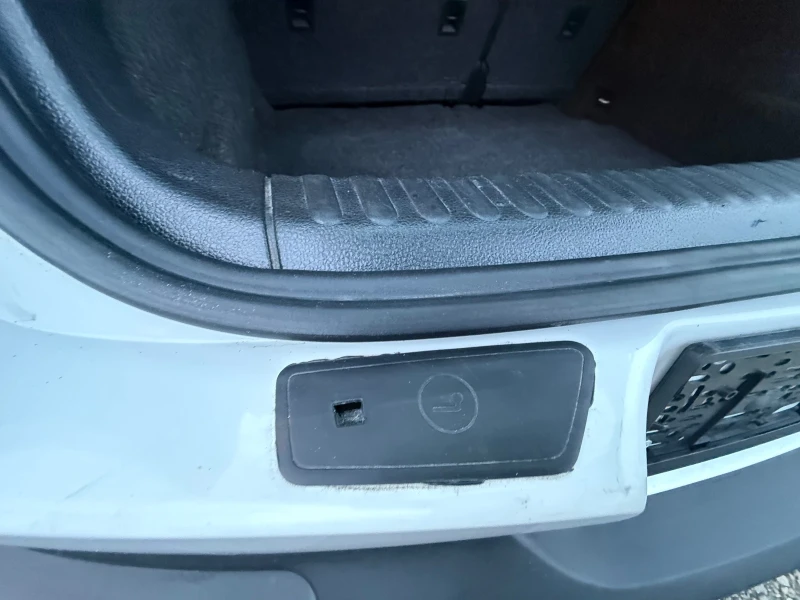 VW Tiguan 2.0TDI 170hp, снимка 14 - Автомобили и джипове - 53360346