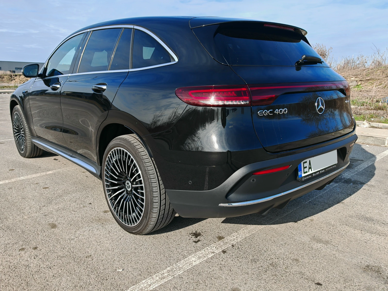 Mercedes-Benz EQC 400 4MATIC* AMG* Burmester* Head Up* Memory - изображение 4