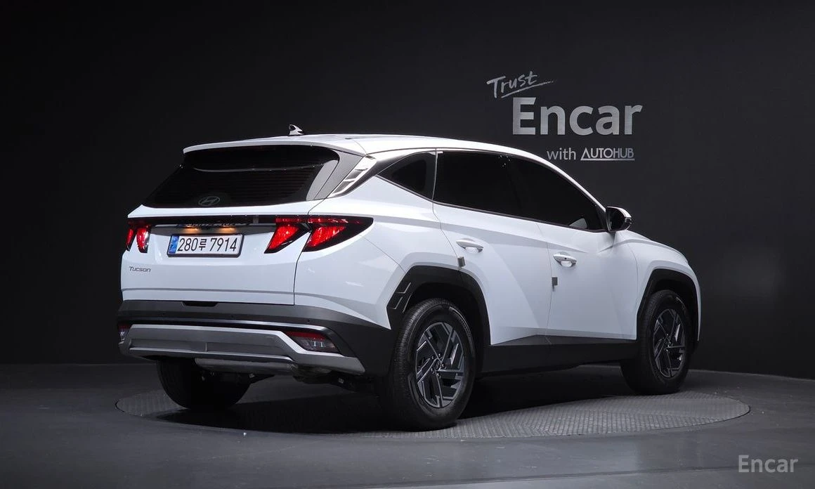 Hyundai Tucson 1.6* HYBRID* ДИГИТАЛНО* ТАБЛО* 360КАМЕРА* ПОДГРЕВ*, снимка 2 - Автомобили и джипове - 54225864