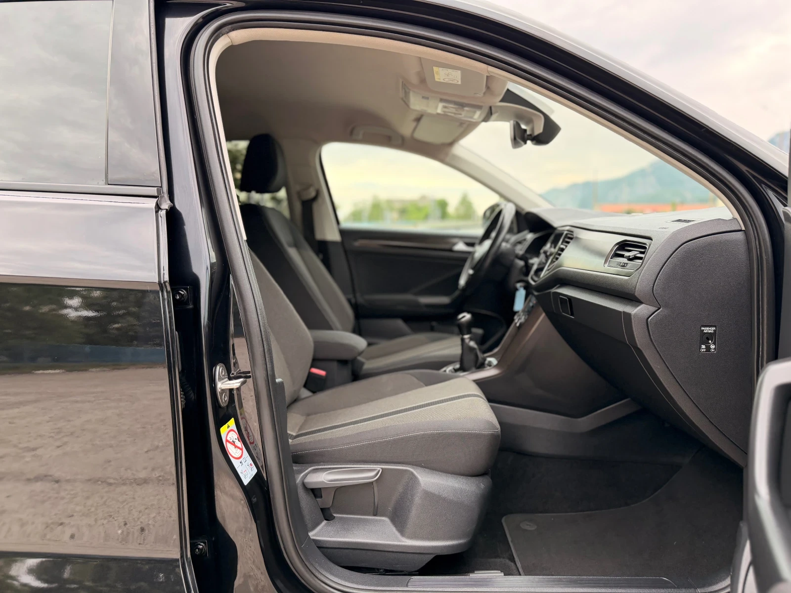 VW T-Roc 1.0TSI/ДИСТРОНИК/138000КМ, снимка 11 - Автомобили и джипове - 54738049