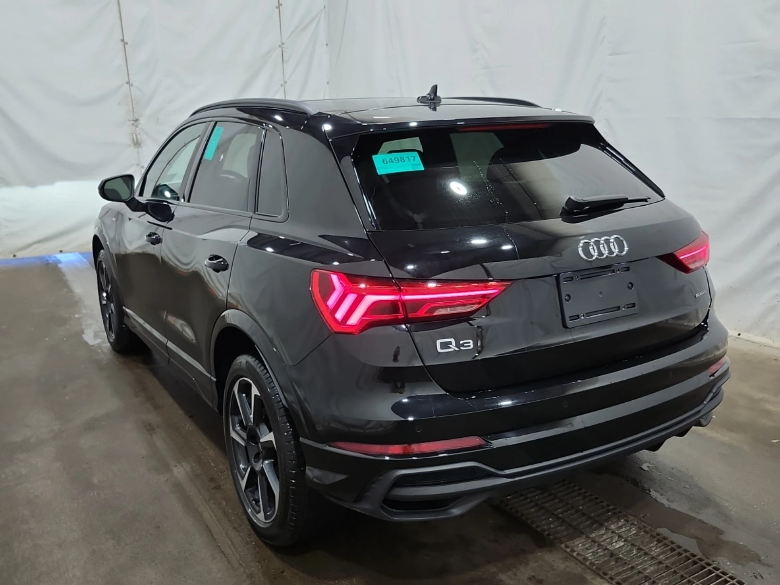 Audi Q3 TECHNIK / 360 / ДИСТРОНИК / BANG & OLUFSEN, снимка 4 - Автомобили и джипове - 54859145