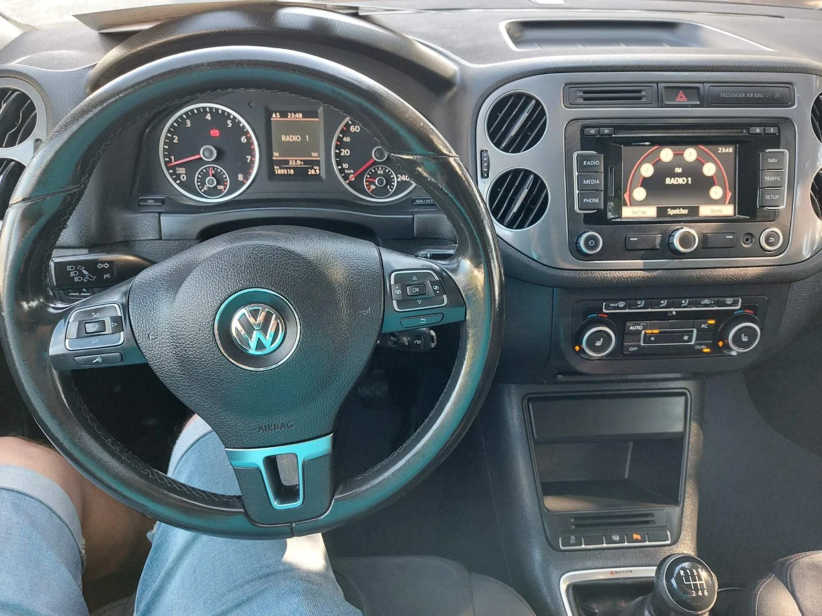VW Tiguan 2.0, 6 моушан, 4х4, снимка 11 - Автомобили и джипове - 55838421