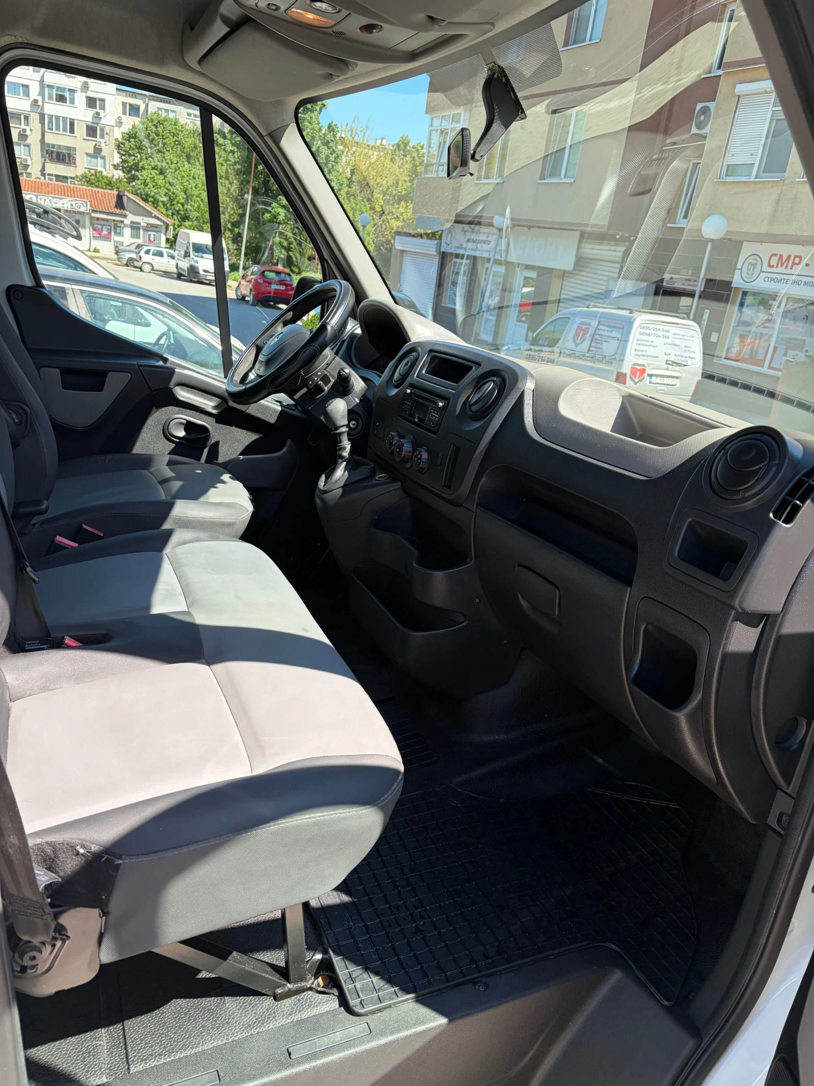 Renault Master пътнически, снимка 8 - Бусове и автобуси - 54389870