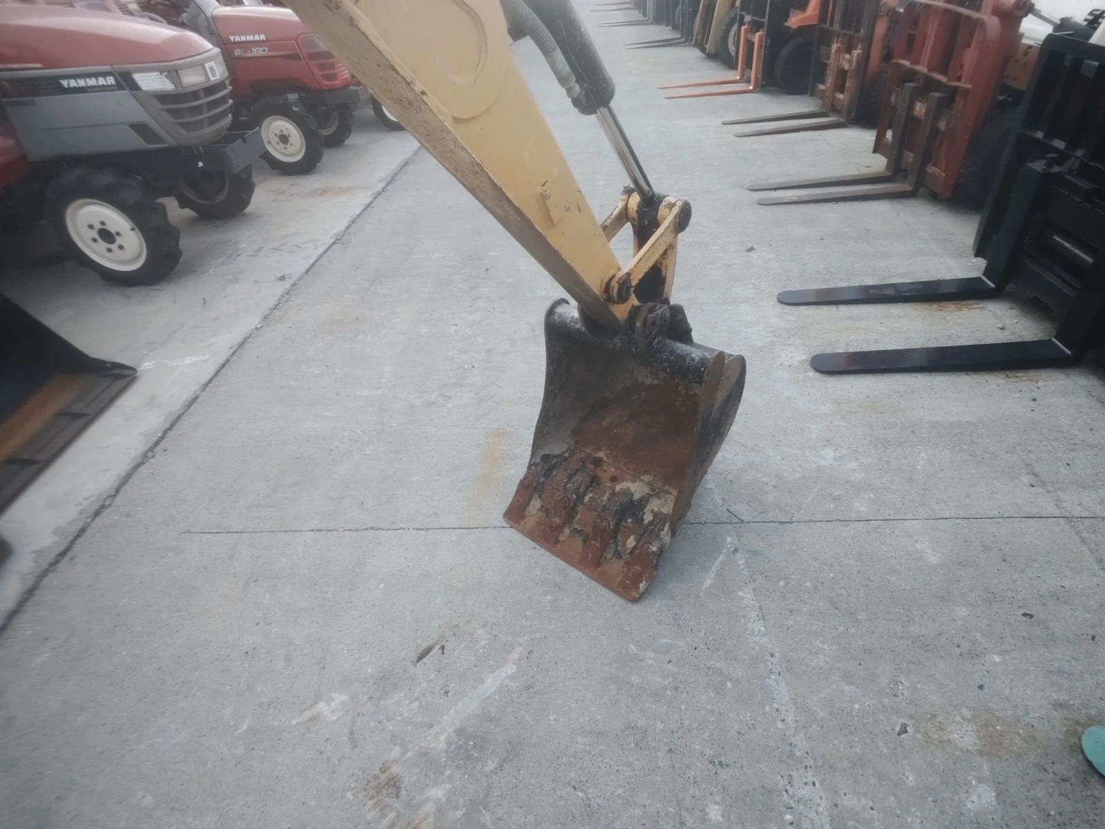 Багер Caterpillar 2.2 TON , снимка 11 - Индустриална техника - 55632936