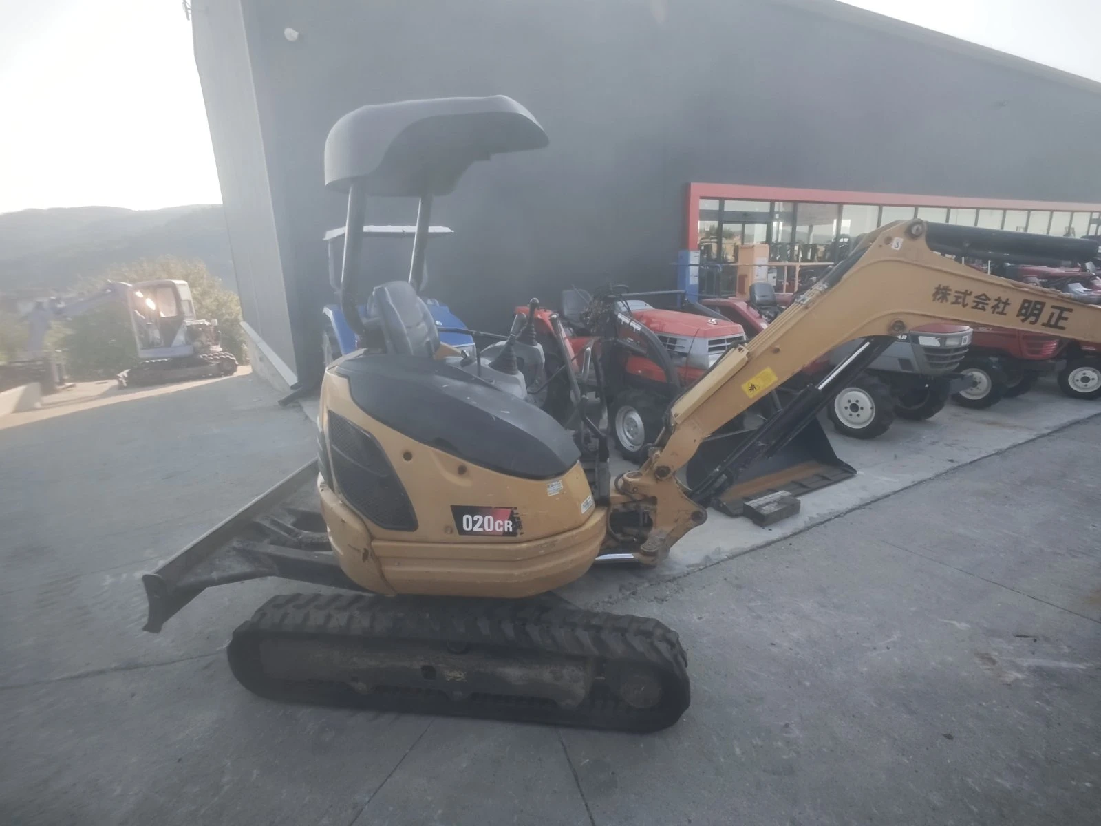Багер Caterpillar 2.2 TON , снимка 7 - Индустриална техника - 55632936