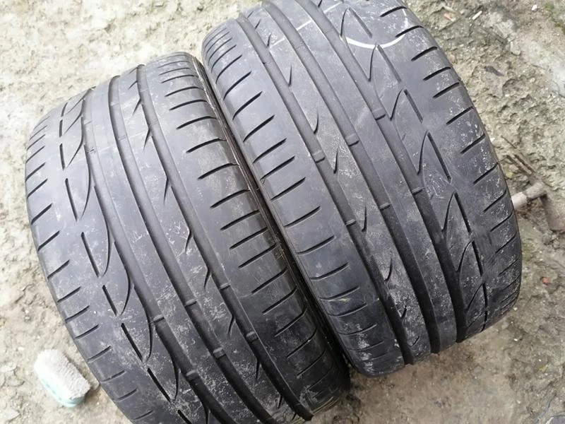 Гуми Летни 255/40R18, снимка 2 - Гуми и джанти - 31187732