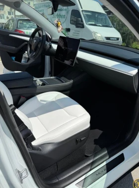 Tesla Model Y  4х4 Европейска Гаранция, снимка 11
