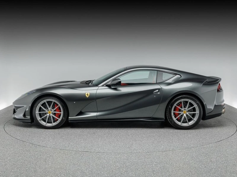 Ferrari 812 Superfast / CARBON/ CERAMIC/ JBL/ CAMERA/, снимка 5 - Автомобили и джипове - 44970079