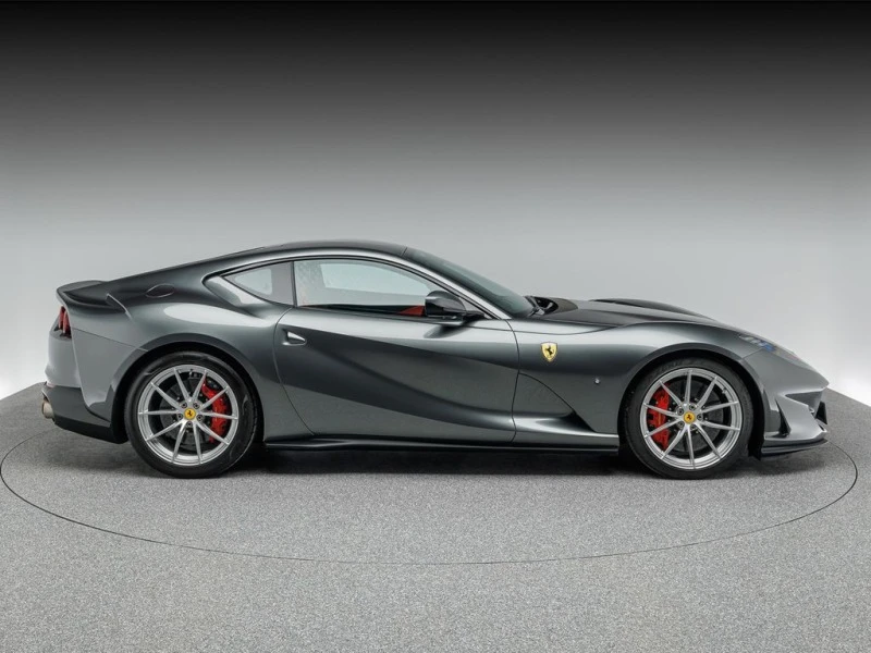 Ferrari 812 Superfast / CARBON/ CERAMIC/ JBL/ CAMERA/, снимка 9 - Автомобили и джипове - 44970079