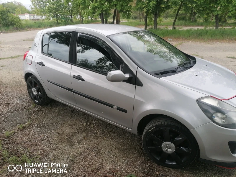 Renault Clio, снимка 1 - Автомобили и джипове - 47555274