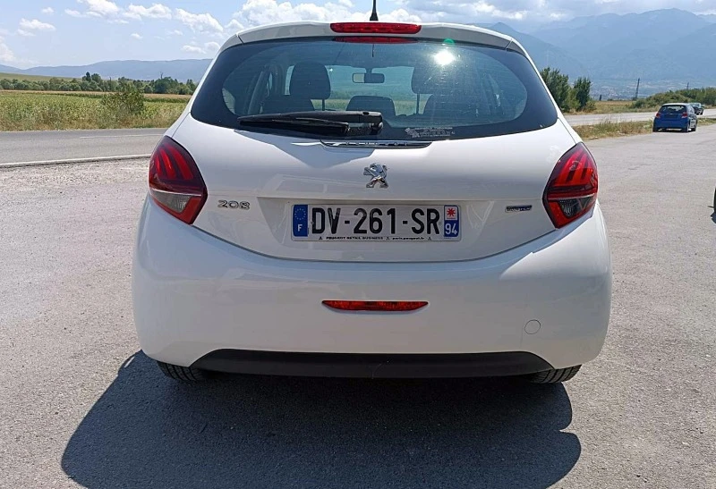 Peugeot 208 euro 6, снимка 5 - Автомобили и джипове - 46684137