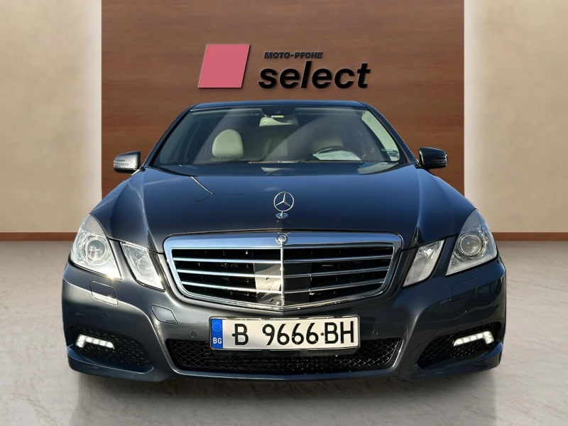 Mercedes-Benz E 350 3.0 CDi, снимка 3 - Автомобили и джипове - 48552764