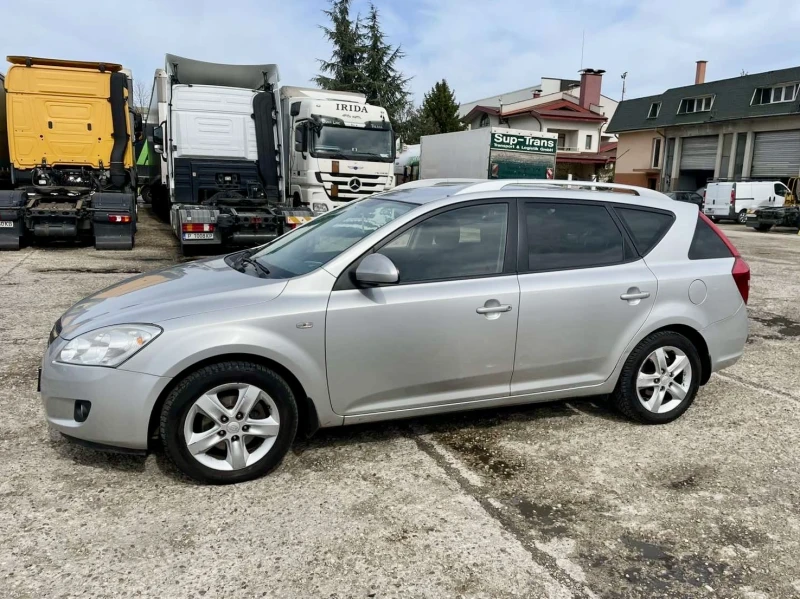 Kia Ceed 1.6 CRDI УНИКАТ, снимка 9 - Автомобили и джипове - 49495365