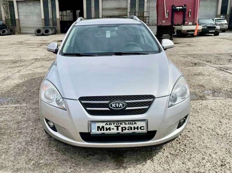 Kia Ceed 1.6 CRDI УНИКАТ, снимка 2 - Автомобили и джипове - 49495365