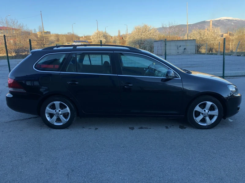 VW Golf 1.6 TDI , снимка 4 - Автомобили и джипове - 49903878