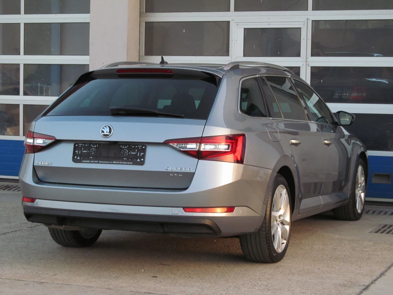 Skoda Superb 2.0TDI/DSG/STYLE, снимка 4 - Автомобили и джипове - 51120756