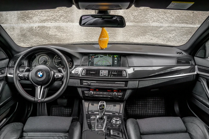 BMW 530 F10/ M-Performance/ X-Drive/ 8 ZF/ Akrapovic, снимка 10 - Автомобили и джипове - 52383691