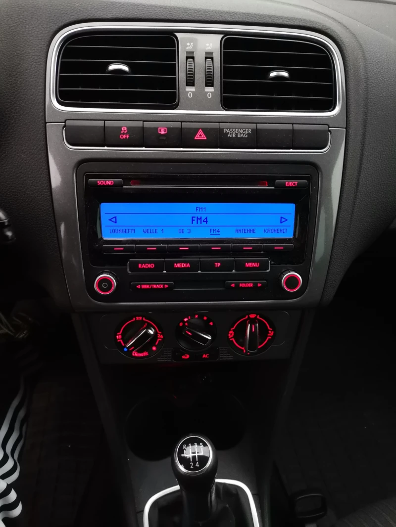 VW Polo 1.6 TDI 105к.с, снимка 13 - Автомобили и джипове - 52059533