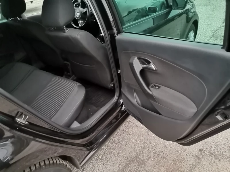 VW Polo 1.6 TDI 105к.с, снимка 17 - Автомобили и джипове - 52059533