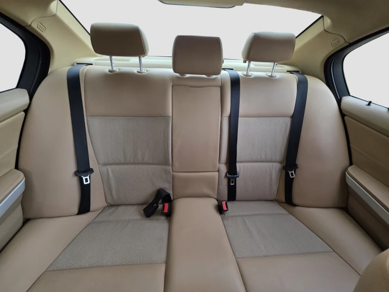 BMW 335 M-Performance, снимка 12 - Автомобили и джипове - 52139283