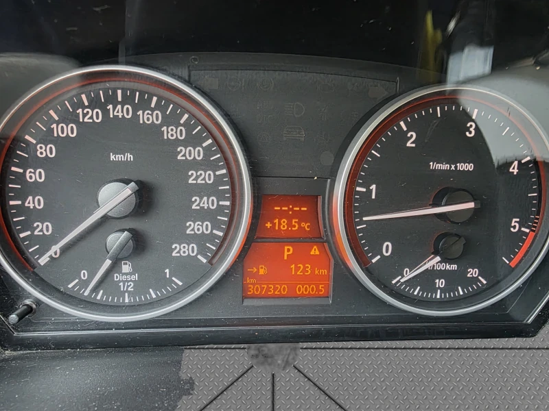 BMW 335 M-Performance, снимка 16 - Автомобили и джипове - 52139283