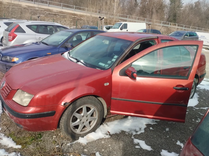 VW Bora 1.6, снимка 2 - Автомобили и джипове - 53494205