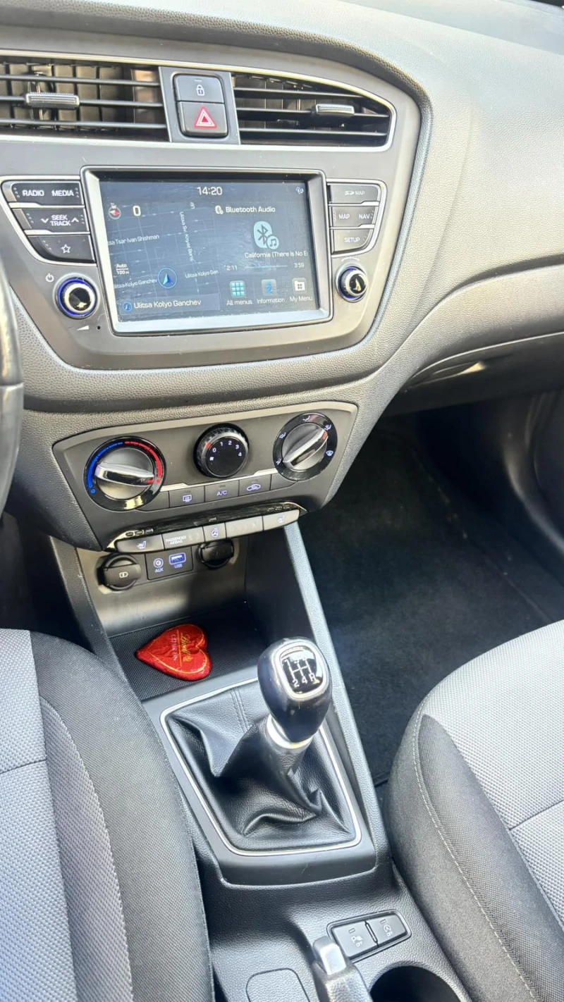 Hyundai I20, снимка 9 - Автомобили и джипове - 53557586