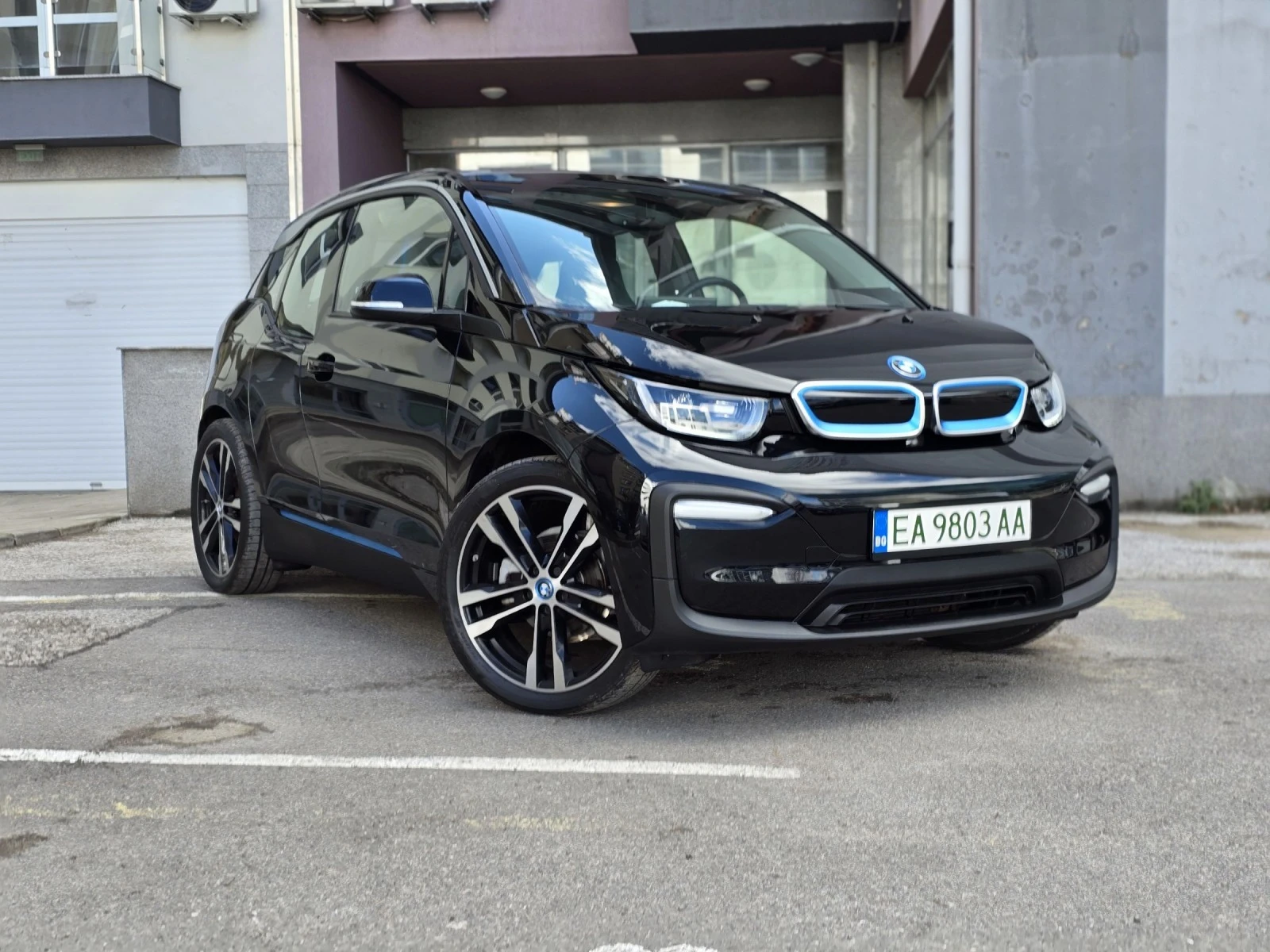 BMW i3 120 Ah #ПЪЛНА ГАРАНЦИЯ #22000 КМ # ТОП - изображение 2