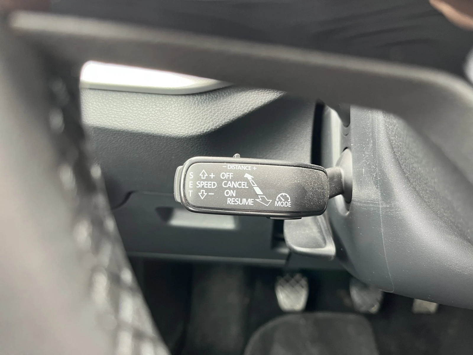 Skoda Scala Ambition Drive/1.0 TGI G-TEC/90к.с./6МТ - изображение 10